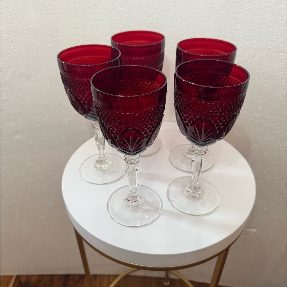 Crystal D’Arques Elegant Dark Ruby Wine Glass Set
